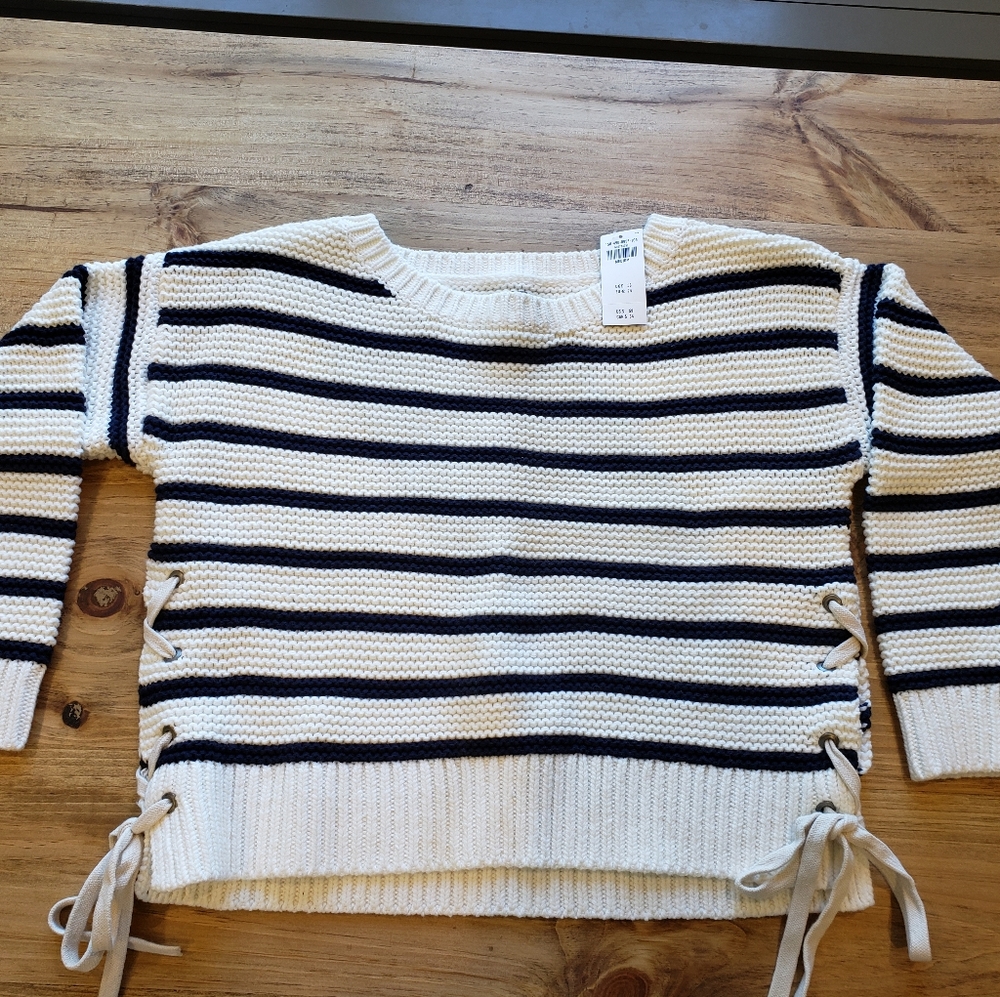 Women's medium Abercrombie and Fitch sweater